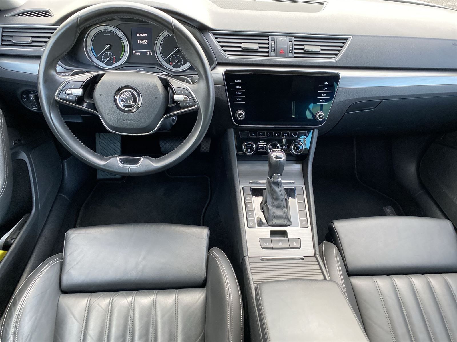 Škoda Superb, Combi 1.4 TSI iV DSG Style - fotka 5