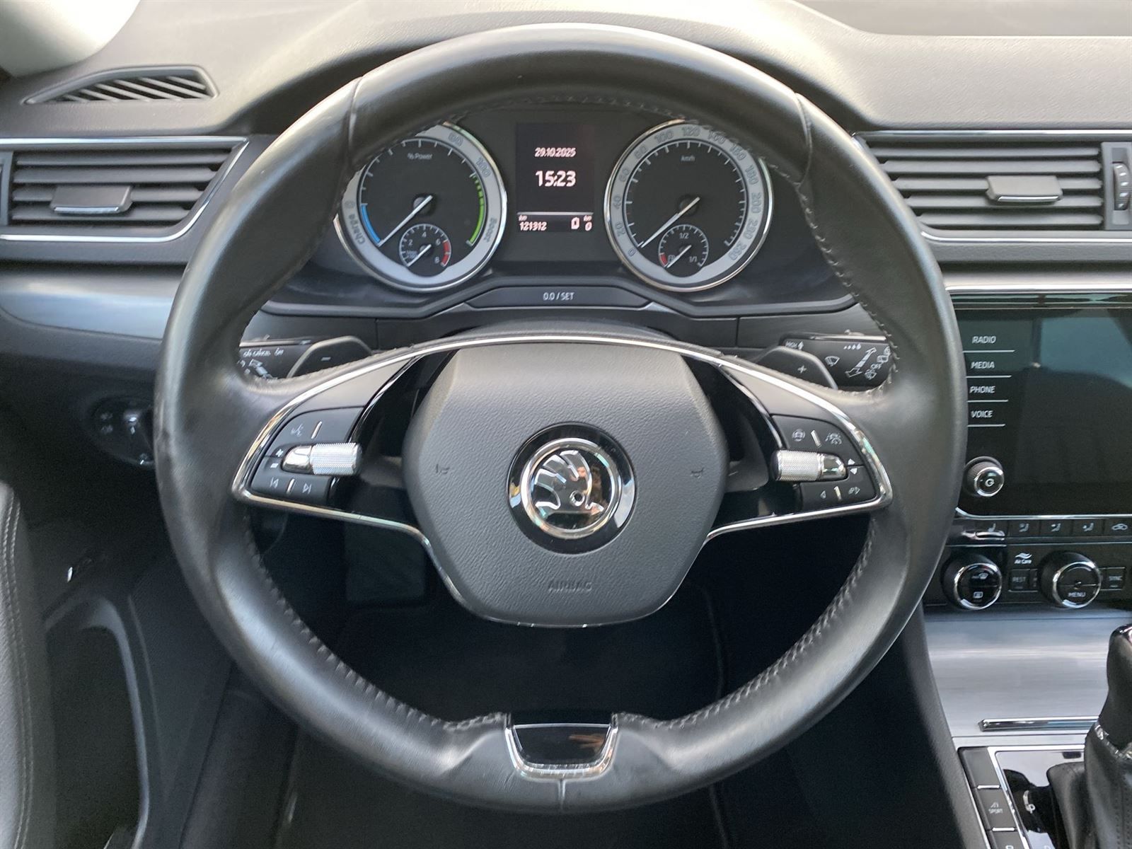 Škoda Superb, Combi 1.4 TSI iV DSG Style - fotka 6