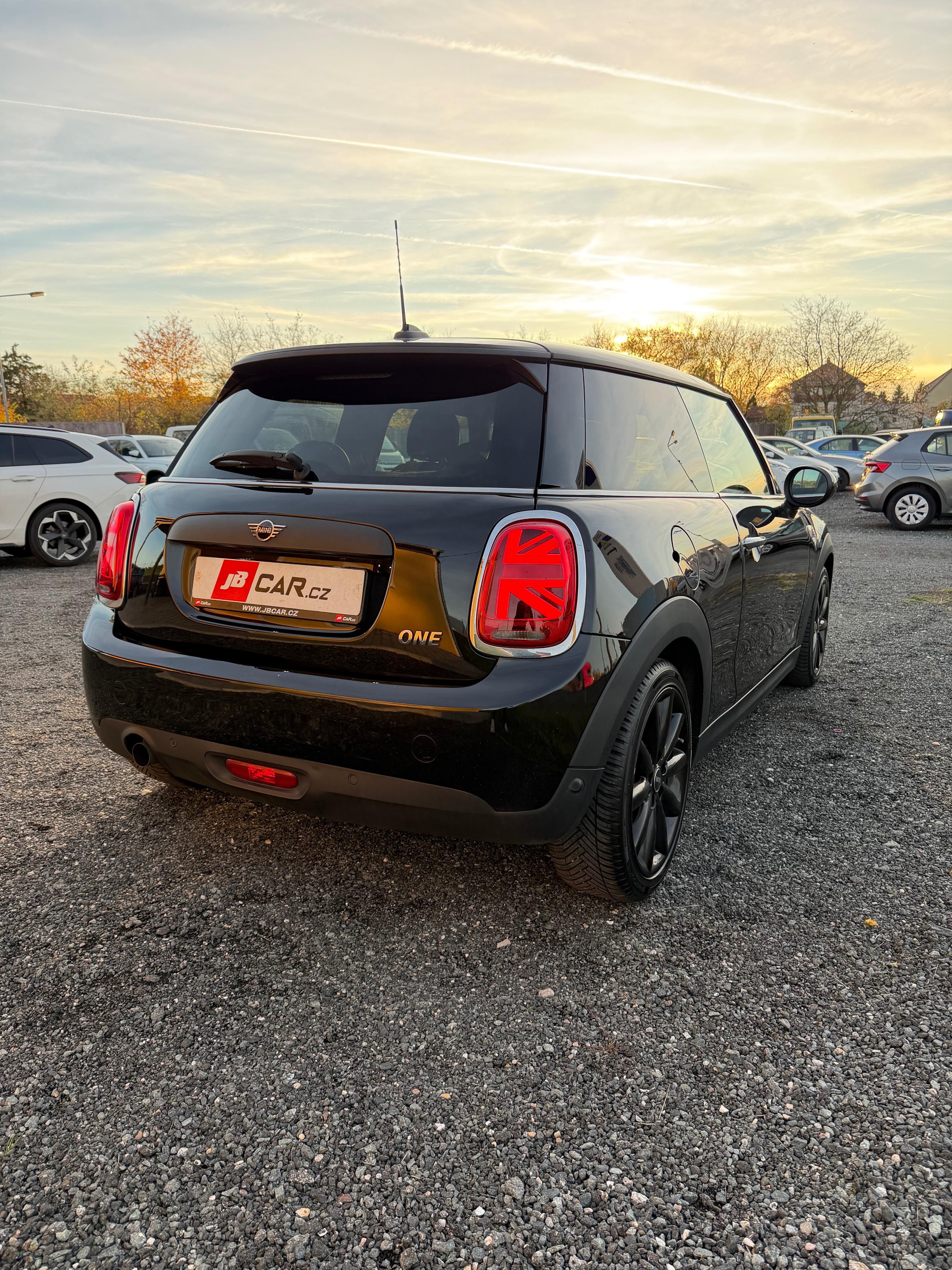Mini One, 1.5i LCI VÝHŘEV LED 1.MAJ - fotka 4