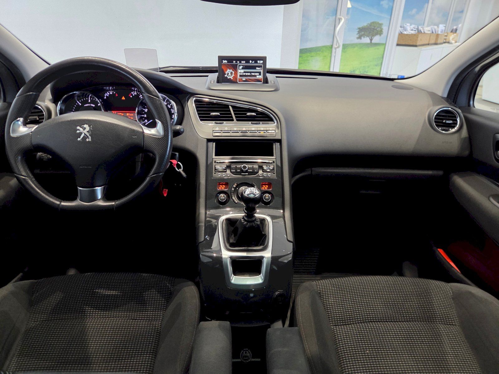Peugeot 5008, 1,6 BlueHDi / 88 kW Allure 7 m - fotka 5