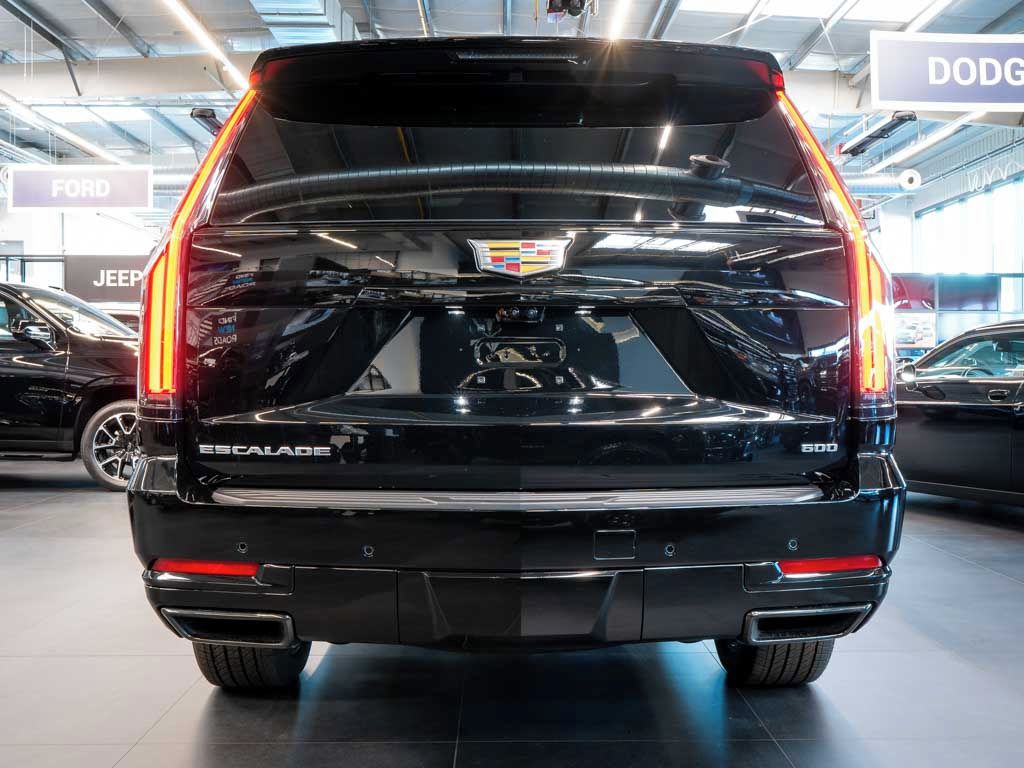 Cadillac Escalade, 6.2 ESV Sport Platinum 2025 - fotka 5