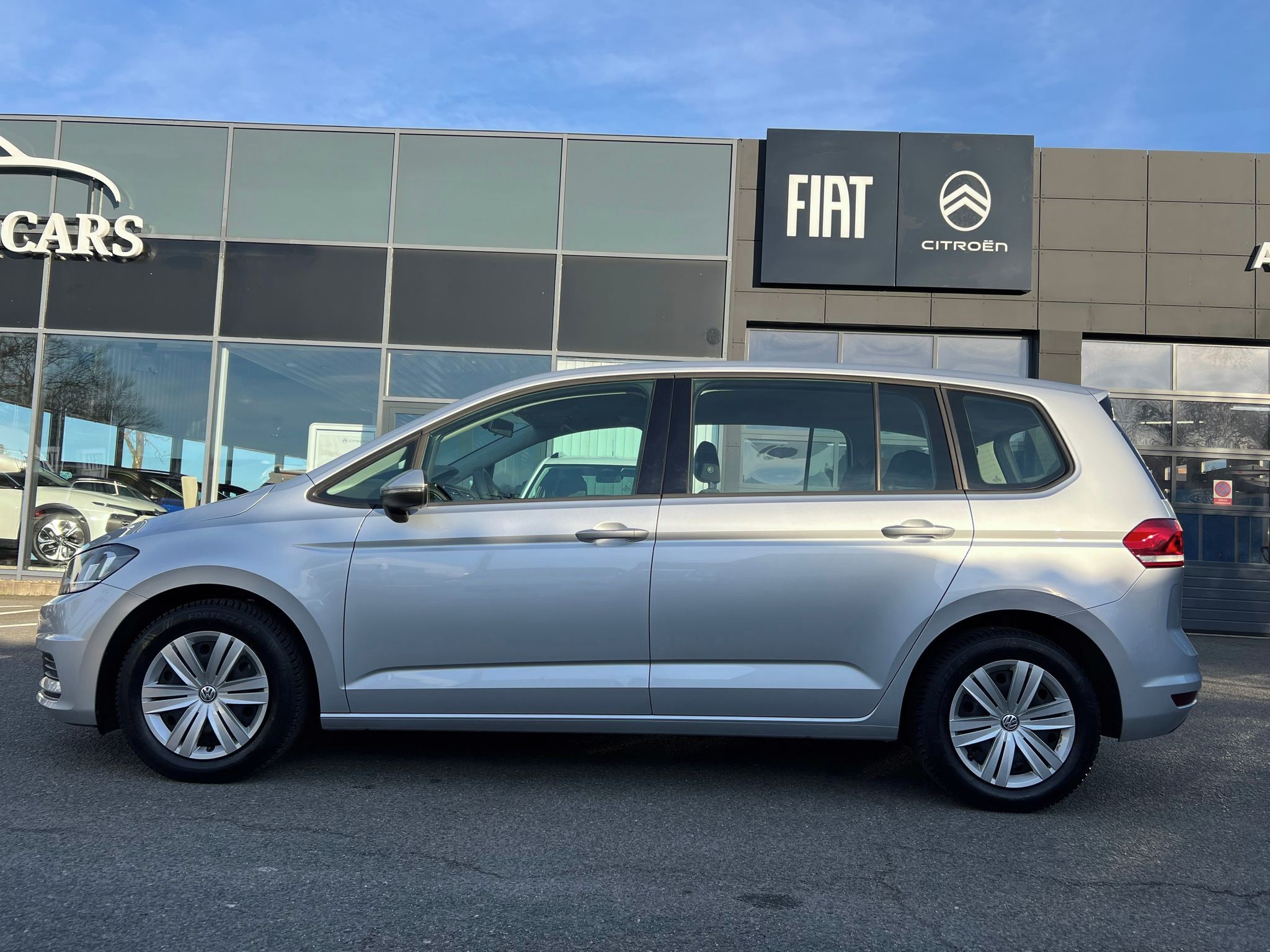 Volkswagen Touran, 1.2 110k SERVIS ZÁRUKA TAŽNÉ - fotka 4