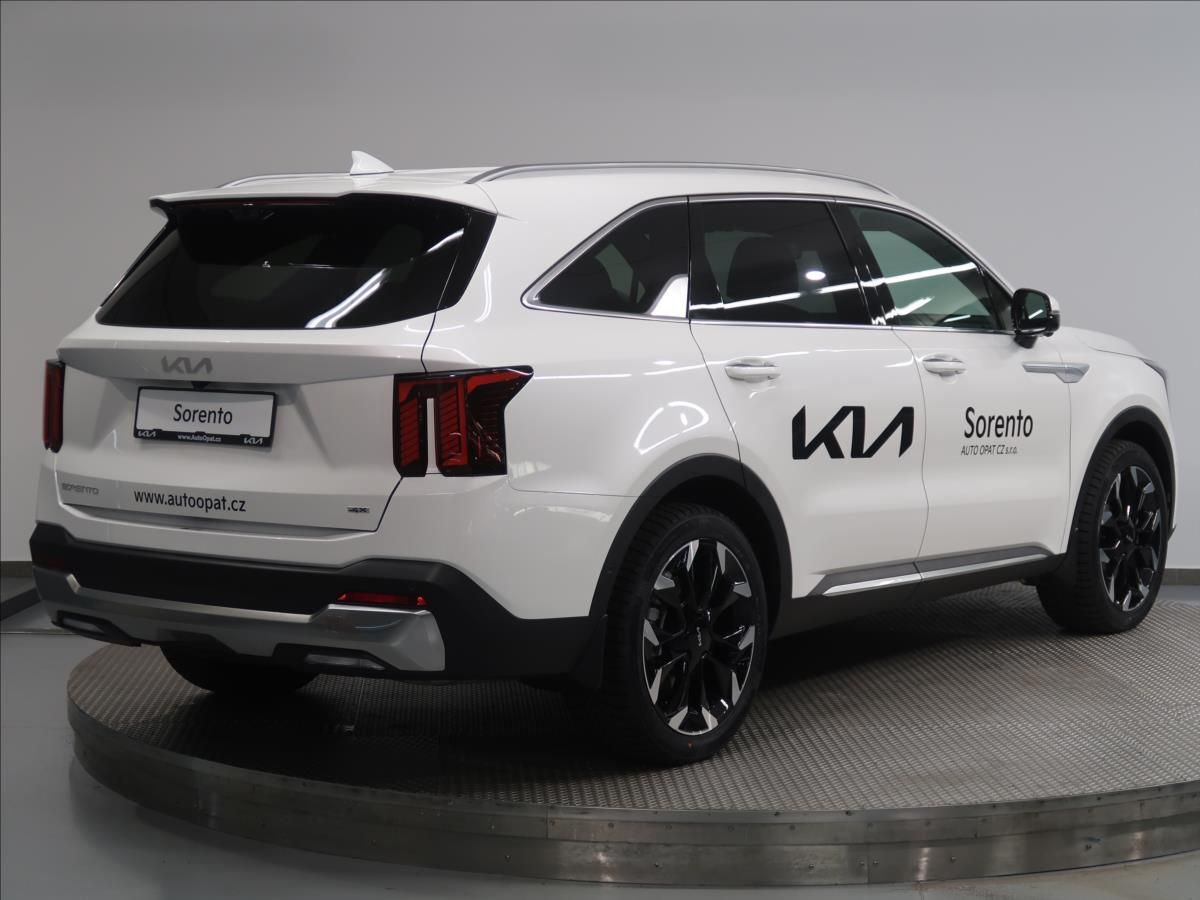 Kia Sorento, 2,2 CRDi 8DCT  TOP NAPPA 7P - fotka 2