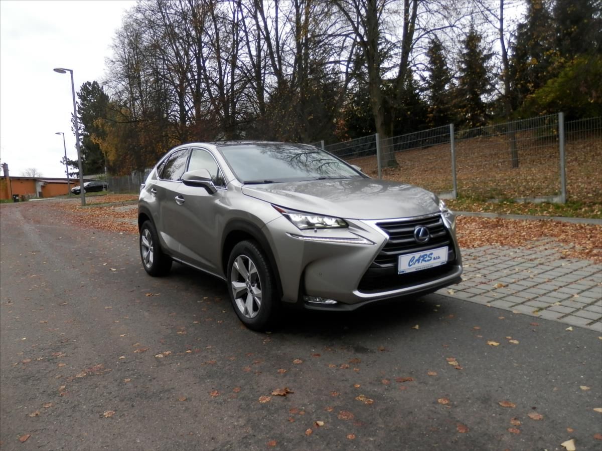 Lexus NX 300h, 2,5 i 4WD, Panorama, DPH - fotka 4