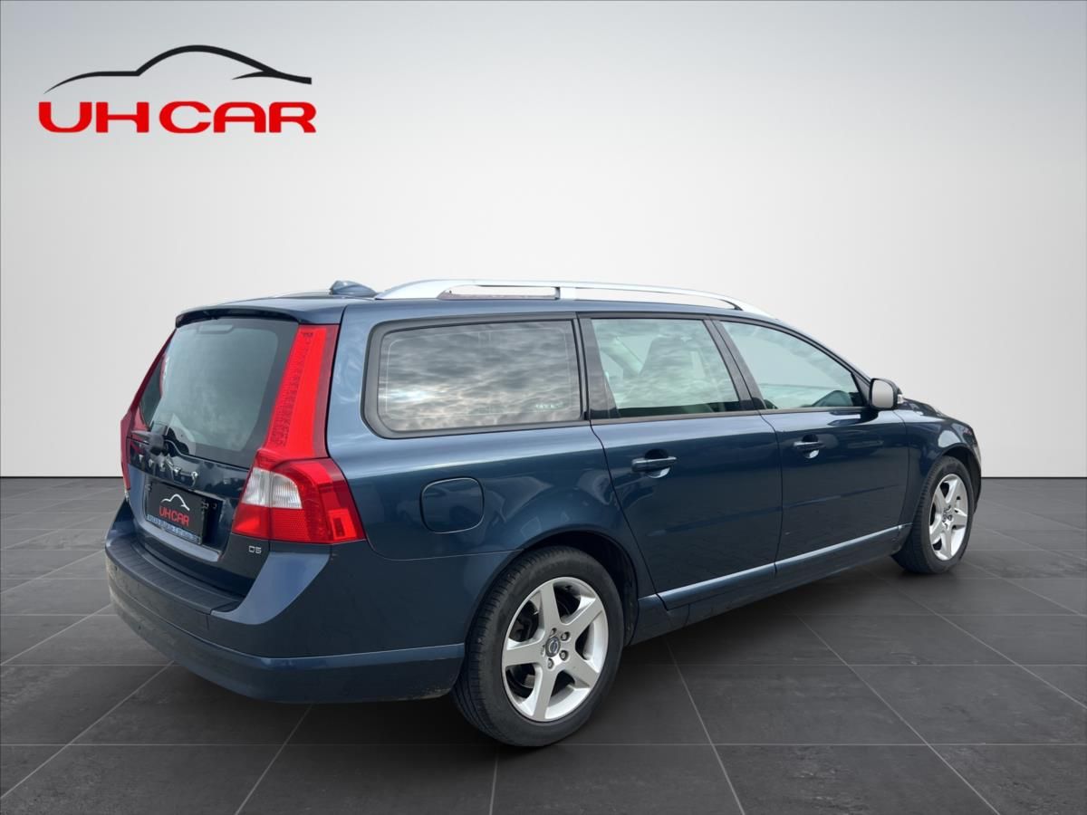 Volvo V70, 2,4   D5 - fotka 5