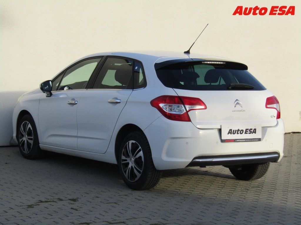 Citroën C4, 1.6HDi,ČR,AC,park.kamera - fotka 6