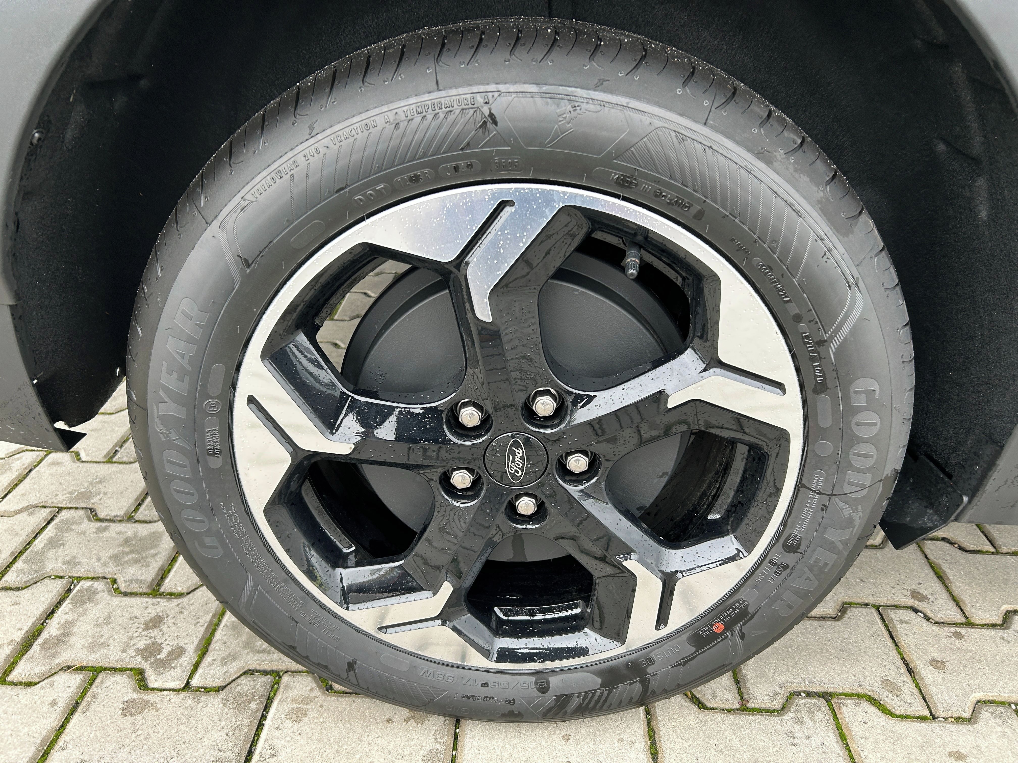 Ford Tourneo Courier, 43 kWh Elektromotor ACTIVE L1 - fotka 4