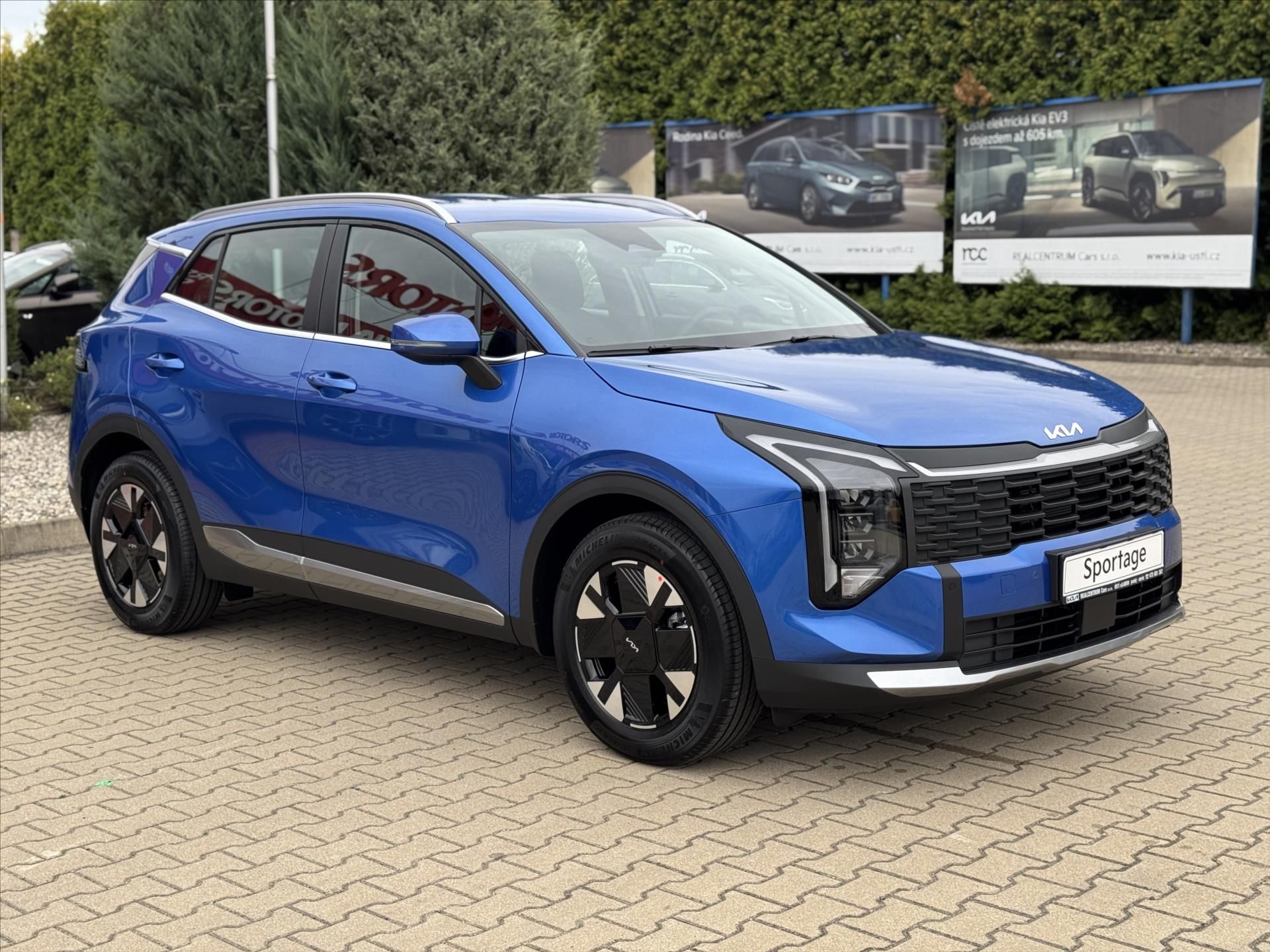 Kia Sportage, 1,6 T-GDi 7DCT EXCLUSIVE IHNED - fotka 2