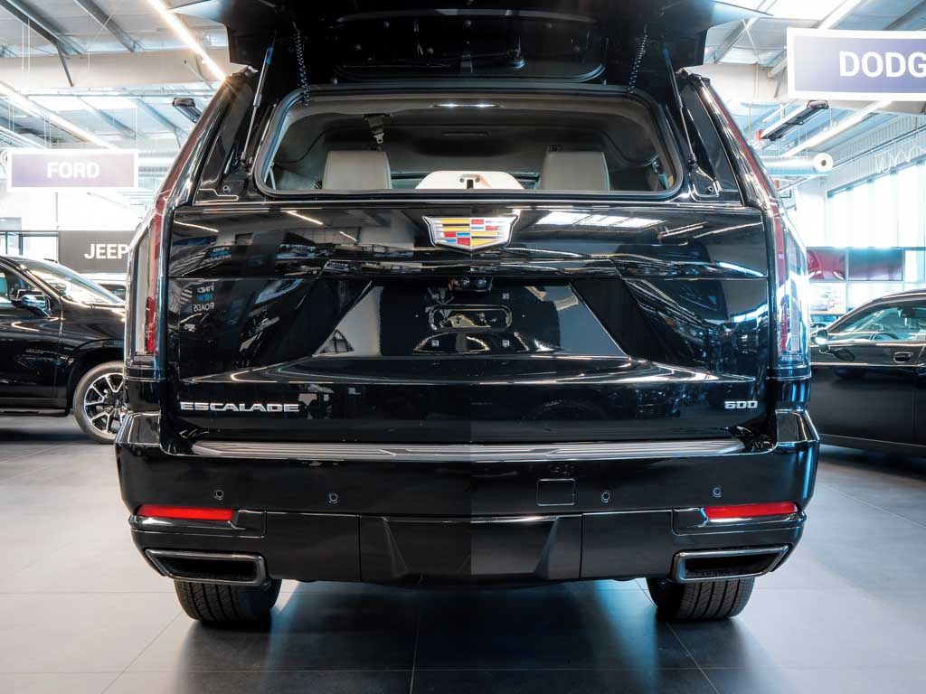 Cadillac Escalade, 6.2 ESV Sport Platinum 2025 - fotka 6