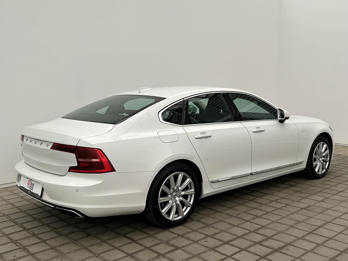 Volvo S90, 2.0T6 236kW 4x4  Inscription - fotka 5