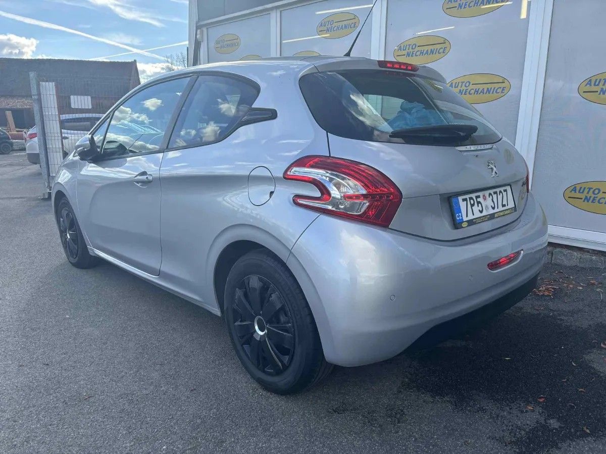 Peugeot 208, 1.2 PureTech - fotka 6