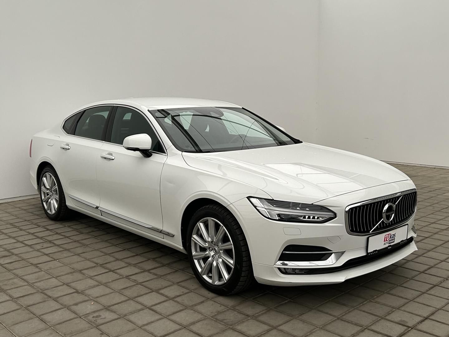 Volvo S90, 2.0T6 236kW 4x4  Inscription - fotka 3