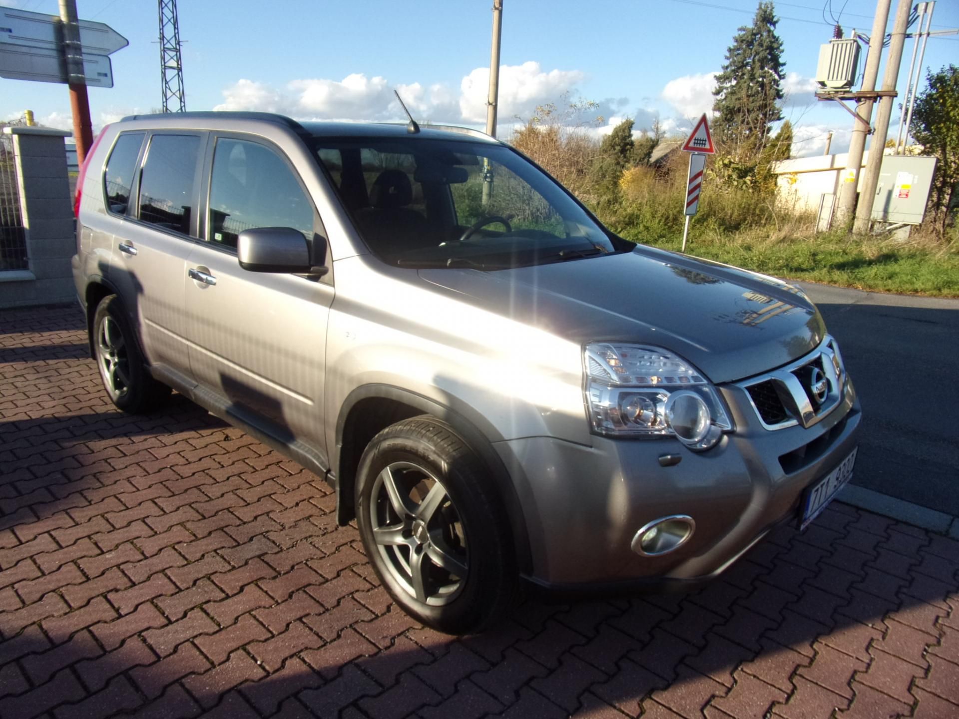 Nissan X-Trail, 2,0DCI 110kW 4x4 AUT AC TAŽNÉ - fotka 3