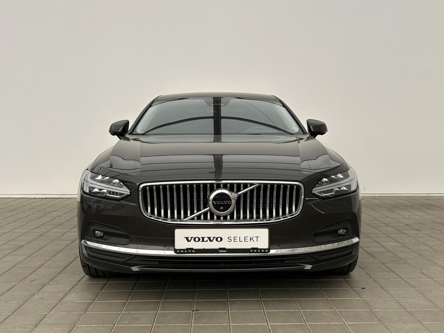 Volvo S90, 2.0B5 173kW 4x4  PLUS - fotka 2