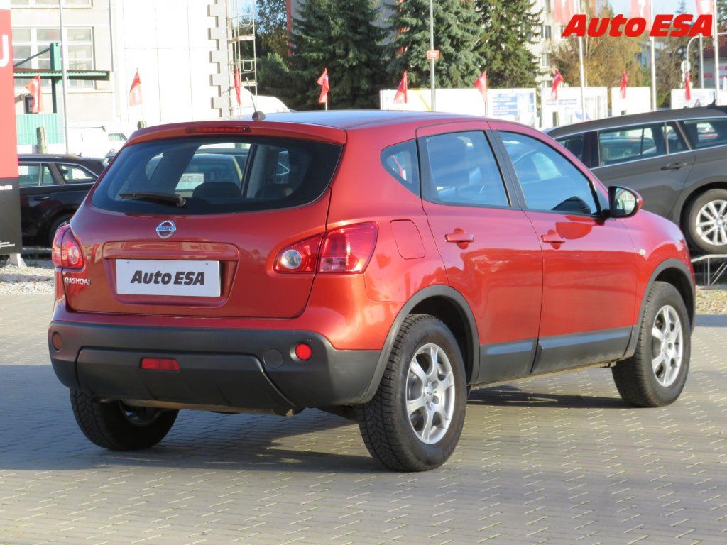 Nissan Qashqai, 2.0i,AC,tempo - fotka 4