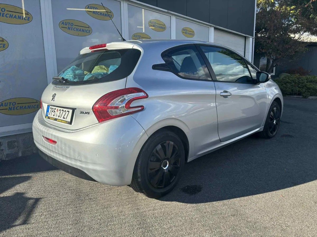 Peugeot 208, 1.2 PureTech - fotka 4