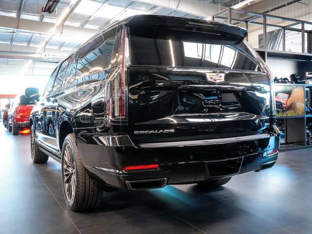 Cadillac Escalade, 6.2 ESV Sport Platinum 2025 - fotka 3