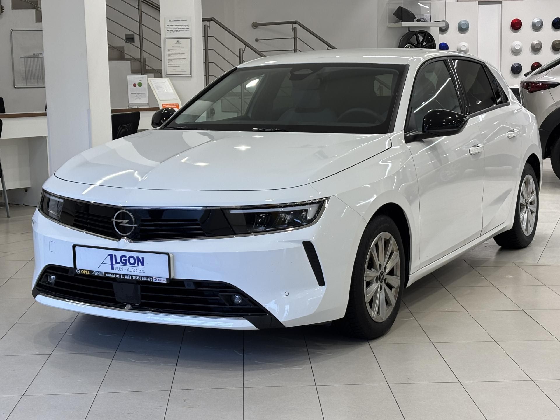 Opel Astra, 1.2 TURBO Edition - fotka 3