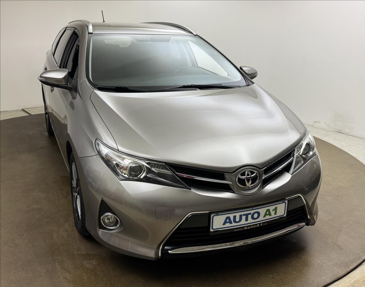 Toyota Auris, 1,4 66kW NAVI KAMERA TAŽNÉ - fotka 3