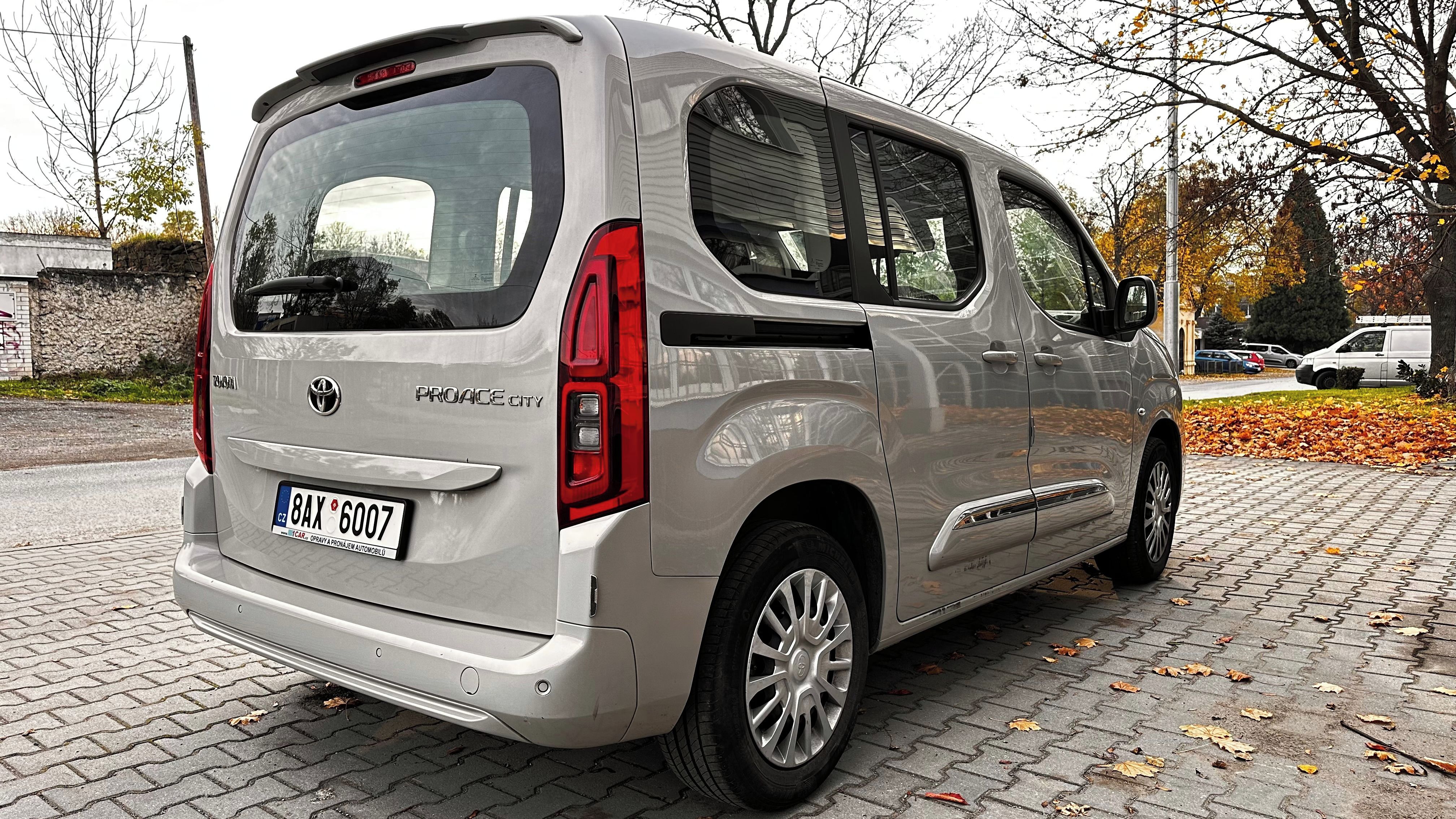 Toyota Proace, 1,2i 96kw, na splátky všem - fotka 5