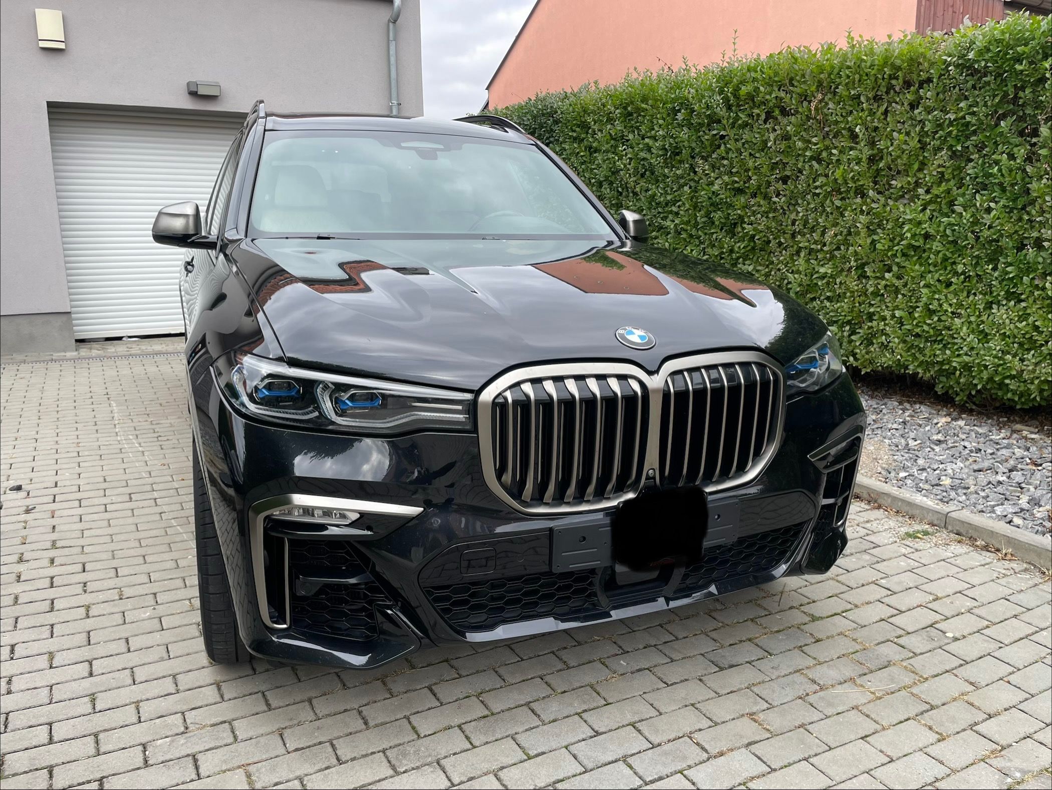 BMW X7, BMW X7 M50i 390kw - fotka 2