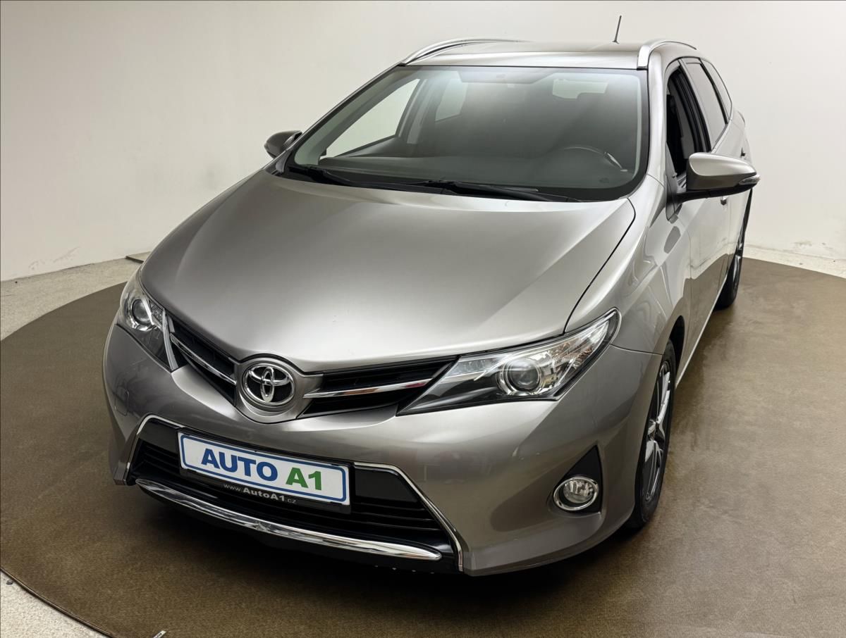 Toyota Auris, 1,4 66kW NAVI KAMERA TAŽNÉ