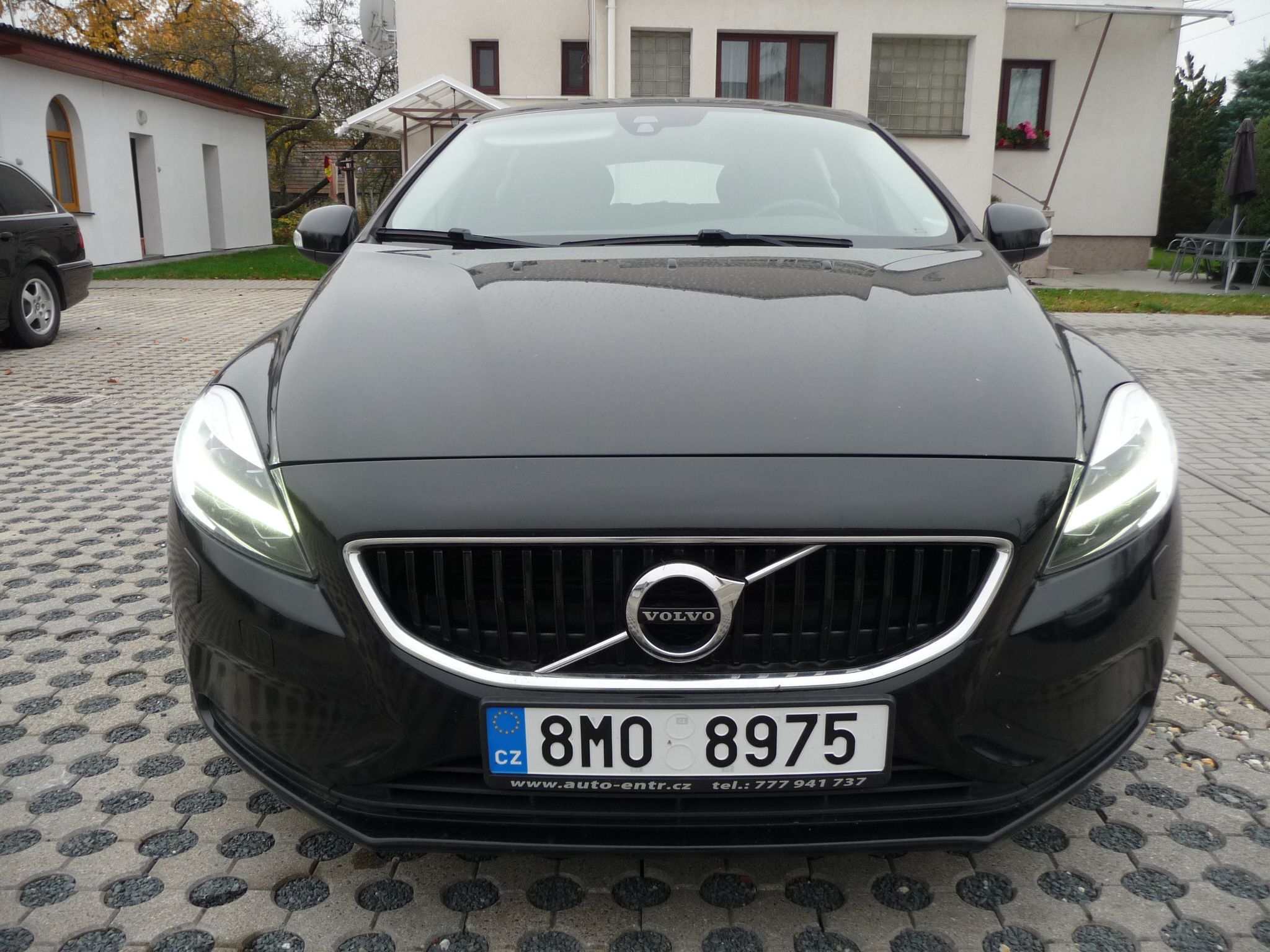 Volvo V40, VOLVO V40 D3 110KW momen autom - fotka 2