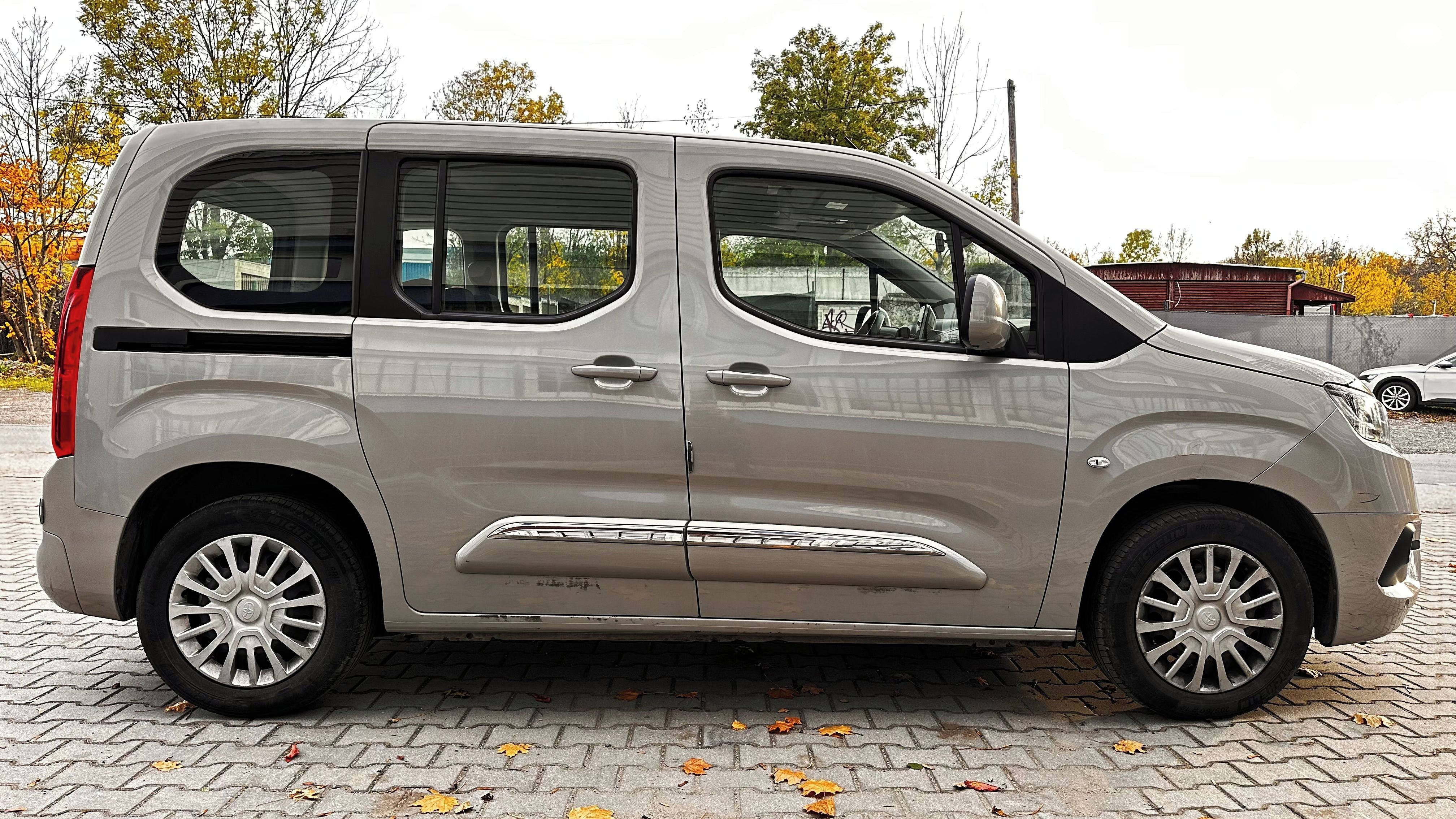 Toyota Proace, 1,2i 96kw, na splátky všem - fotka 6