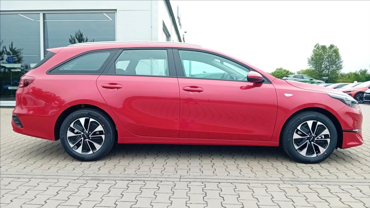 Kia Cee´d, 1,5 SW T-GDi 7DCT SPIN - fotka 4