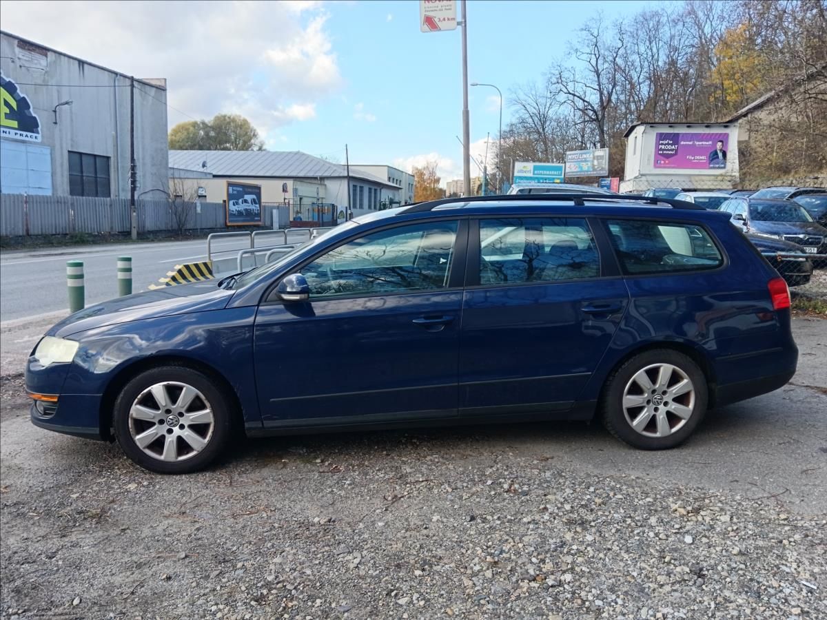Volkswagen Passat Variant, 2,0 TDi CR Trendline - fotka 6