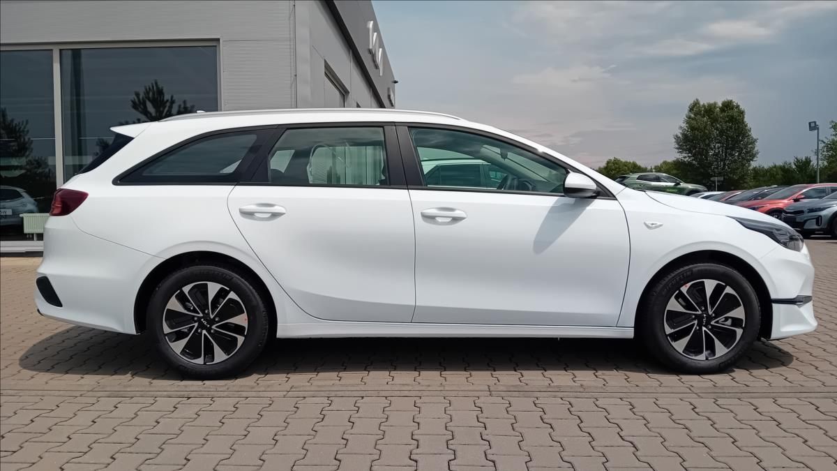 Kia Cee´d, 1,5 SW T-GDi 7DCT SPIN - fotka 4
