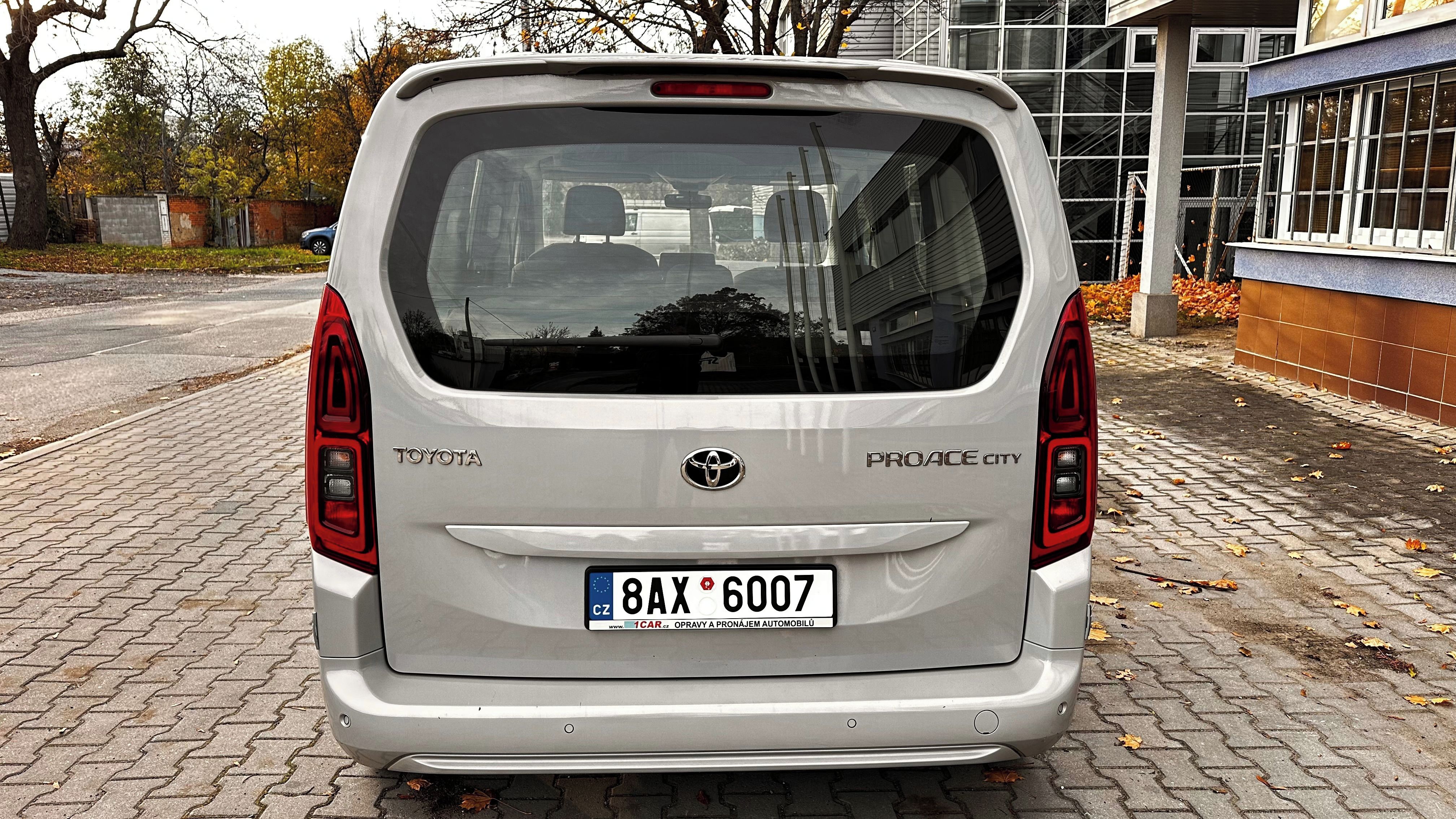 Toyota Proace, 1,2i 96kw, na splátky všem - fotka 4