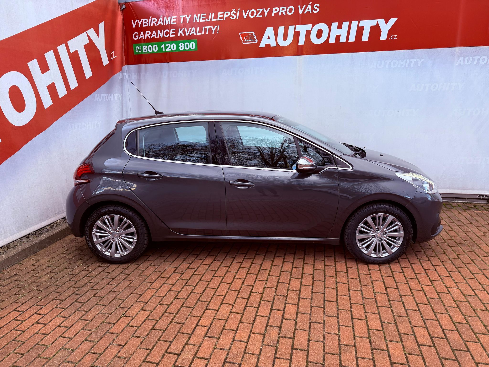 Peugeot 208, 1.2 PureTech Allure Aut. - fotka 6