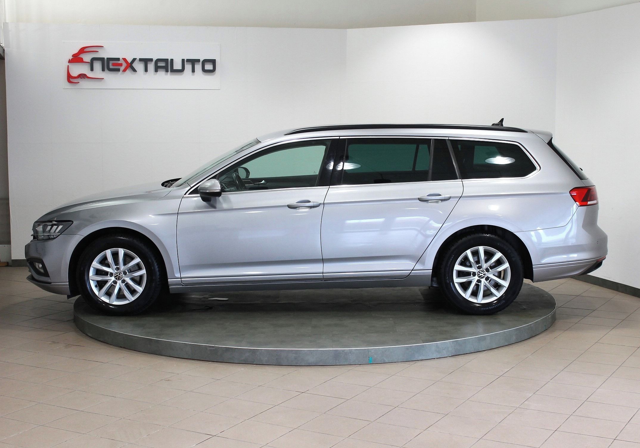 Volkswagen Passat Variant, 2.0 TDI 110kW DSG BUSINESS - fotka 2