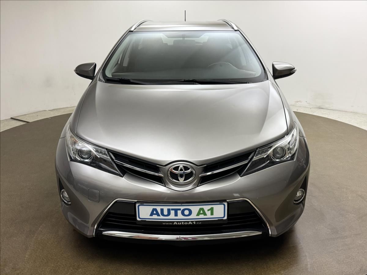 Toyota Auris, 1,4 66kW NAVI KAMERA TAŽNÉ - fotka 2