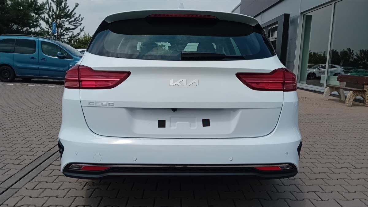 Kia Cee´d, 1,5 SW T-GDi 7DCT SPIN - fotka 5