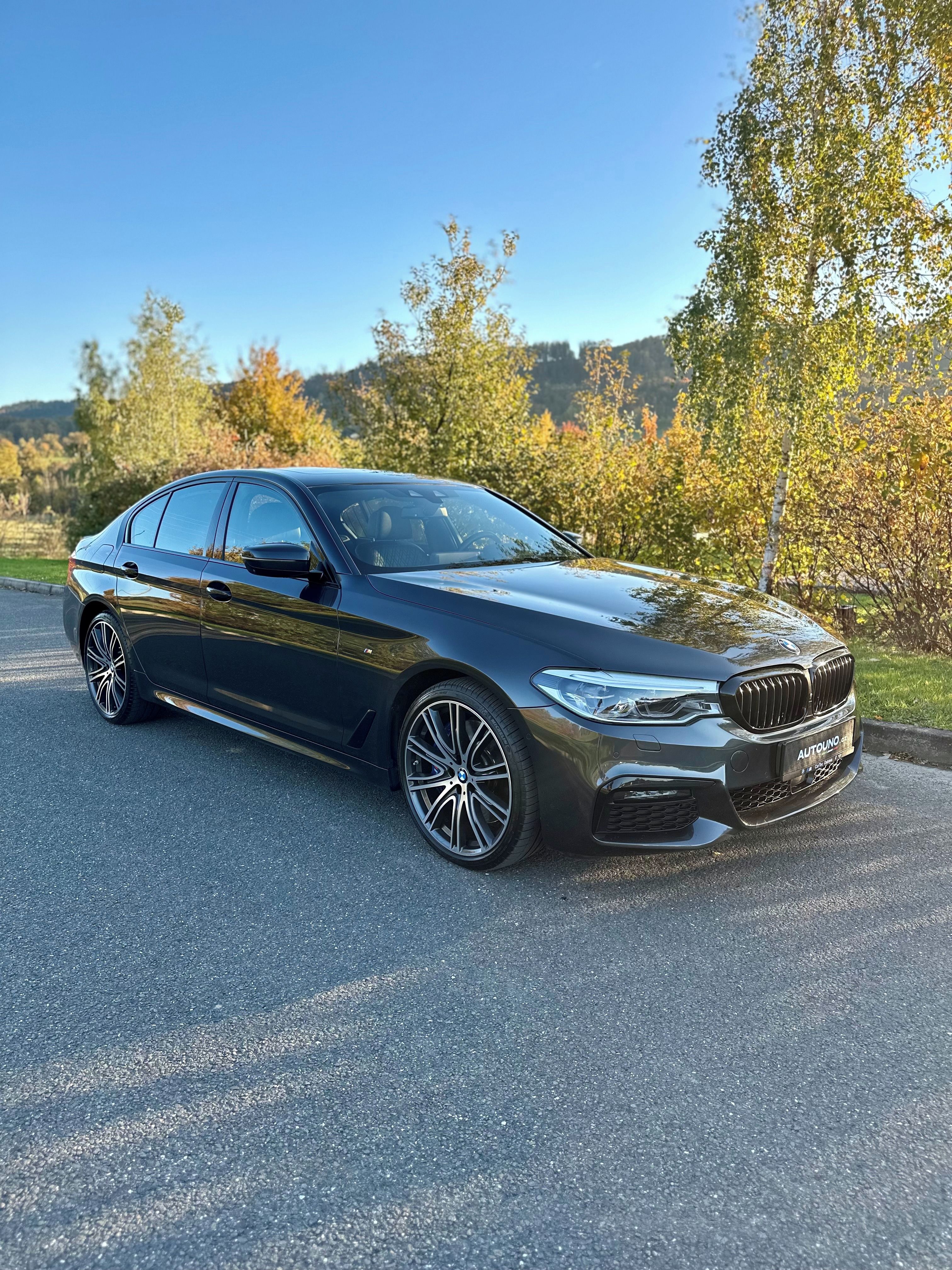 BMW Řada 5, 540 xd M Paket ČR - fotka 2
