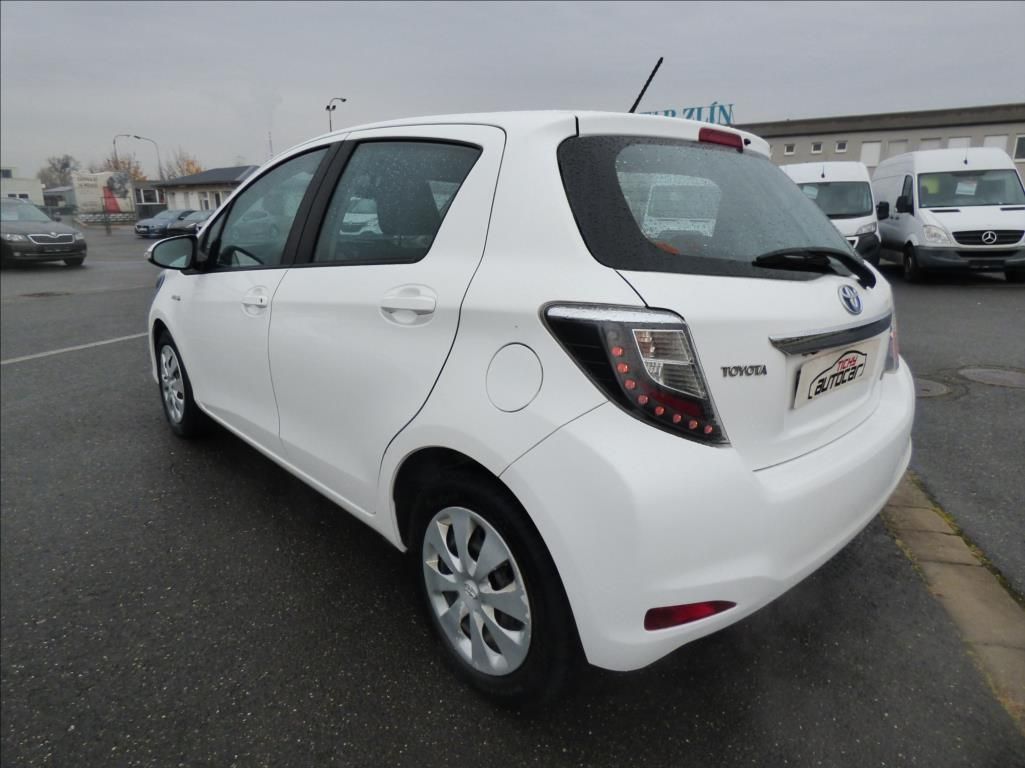 Toyota Yaris, 1,5 Hybrid, Digi Klima, servis - fotka 5