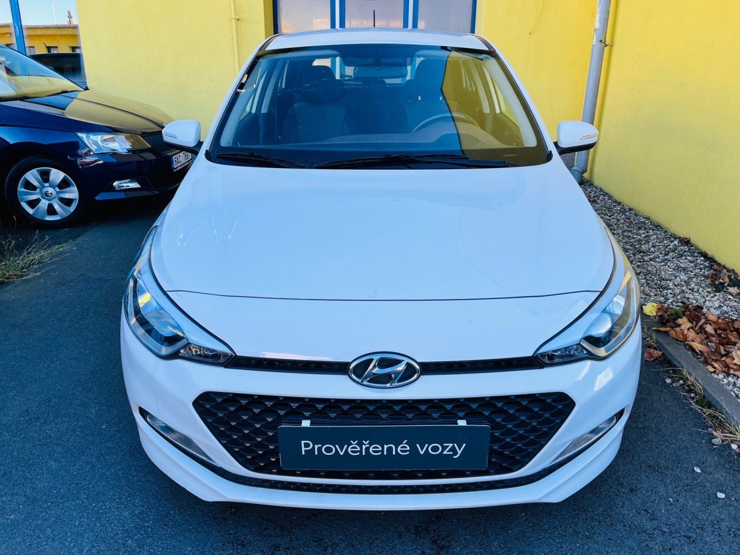 Hyundai i20, 1.2 i BENZÍN NAJETO JEN 50 TIS - fotka 2