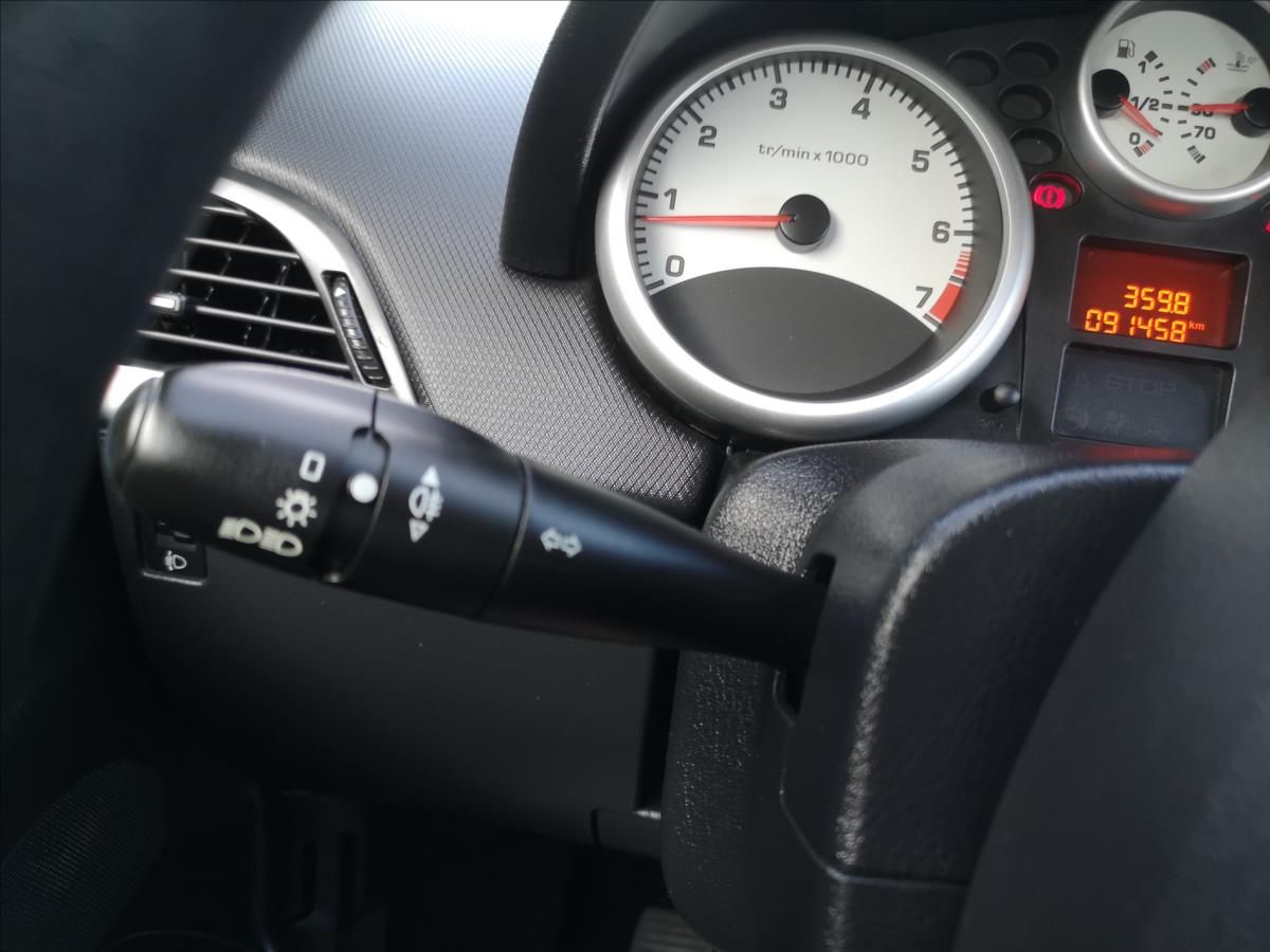 Peugeot 207, 1,4 16V VTi Premium - fotka 6