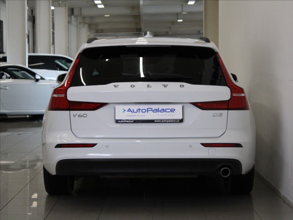 Volvo V60, 2,0 D3 110kW AT Mom.2xSady - fotka 4