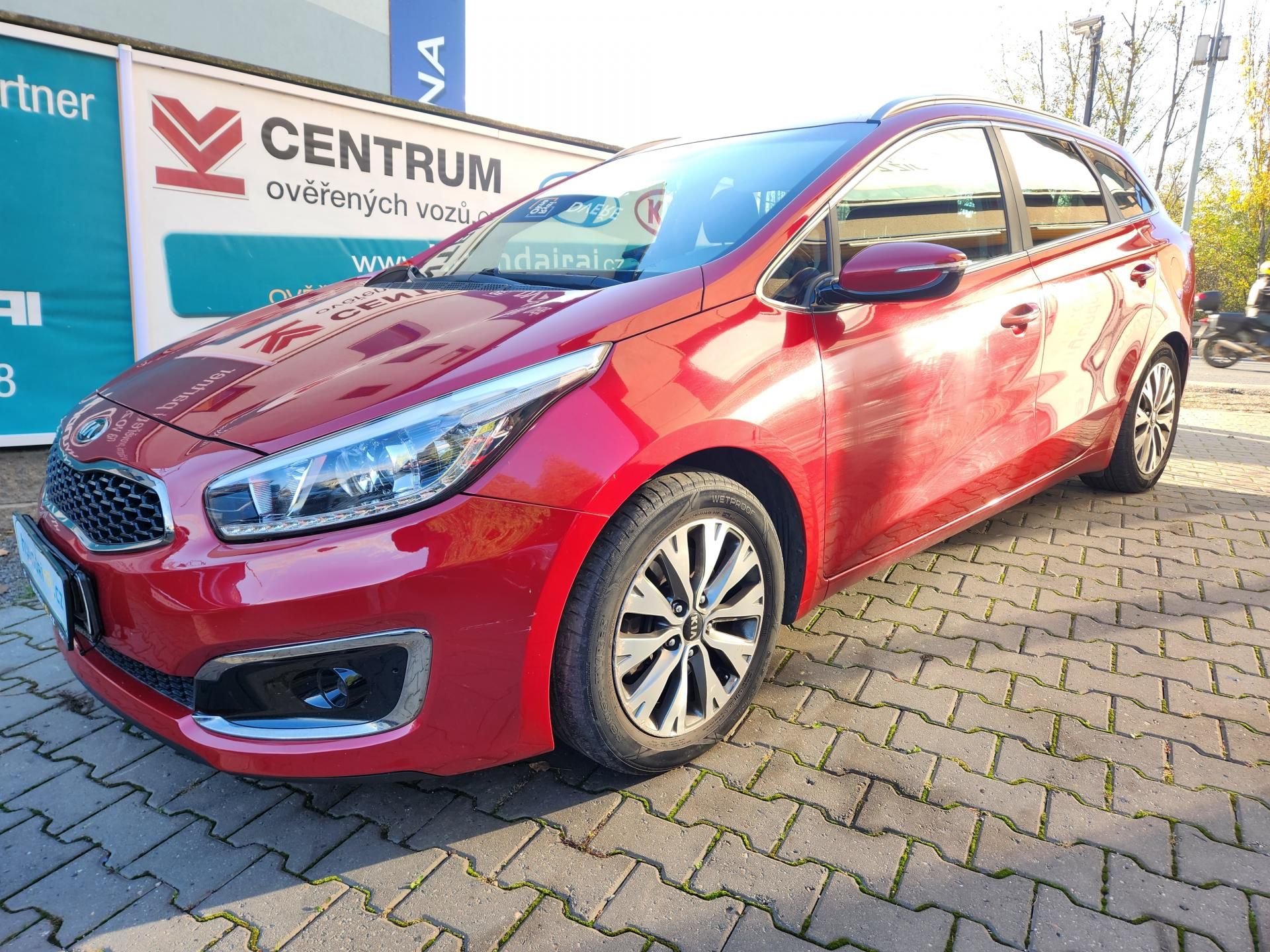Kia Cee´d, 1.6-VESTAVBA TAXI - fotka 3