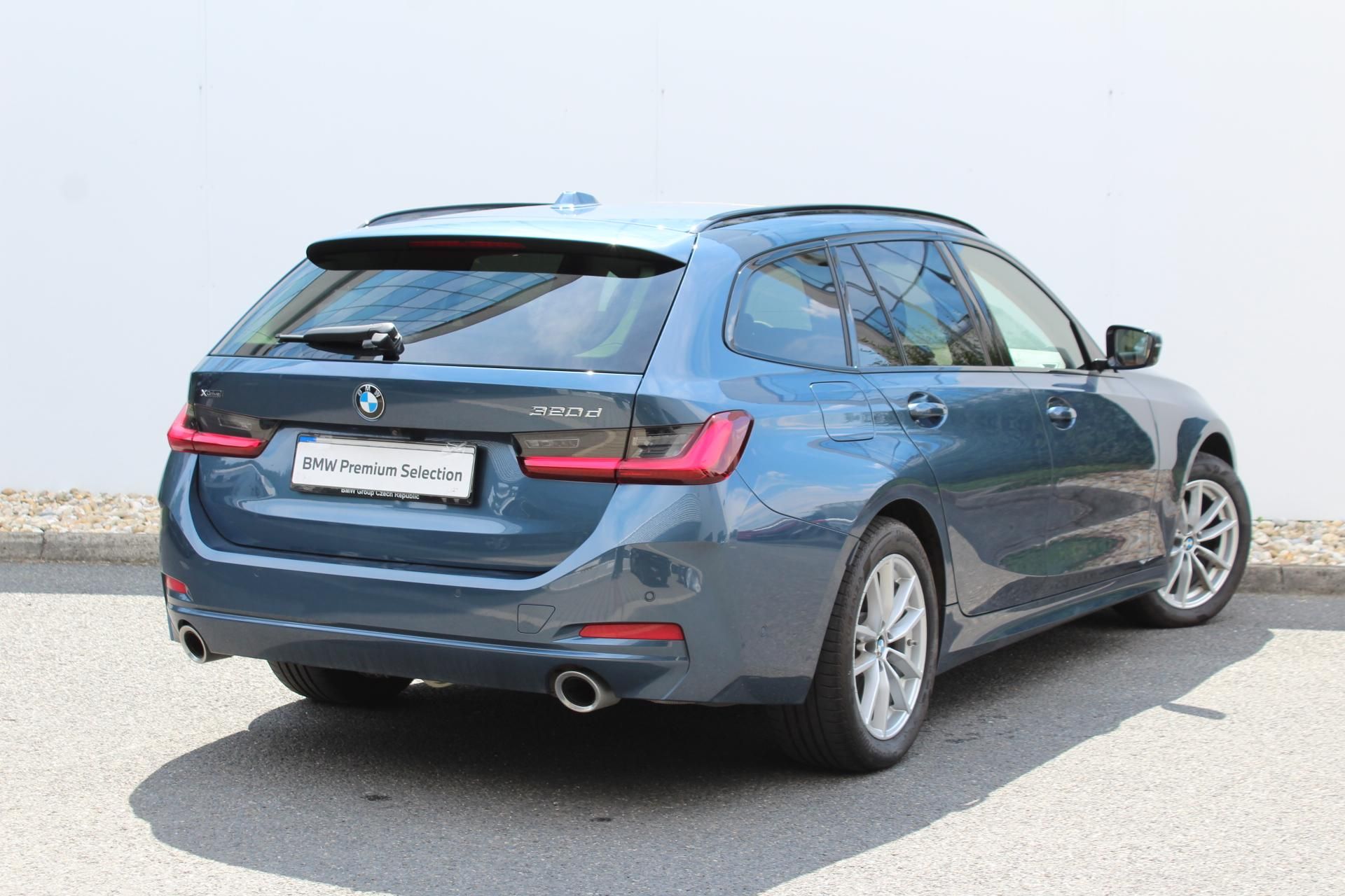 BMW Řada 3, 320d xDrive Touring - fotka 2