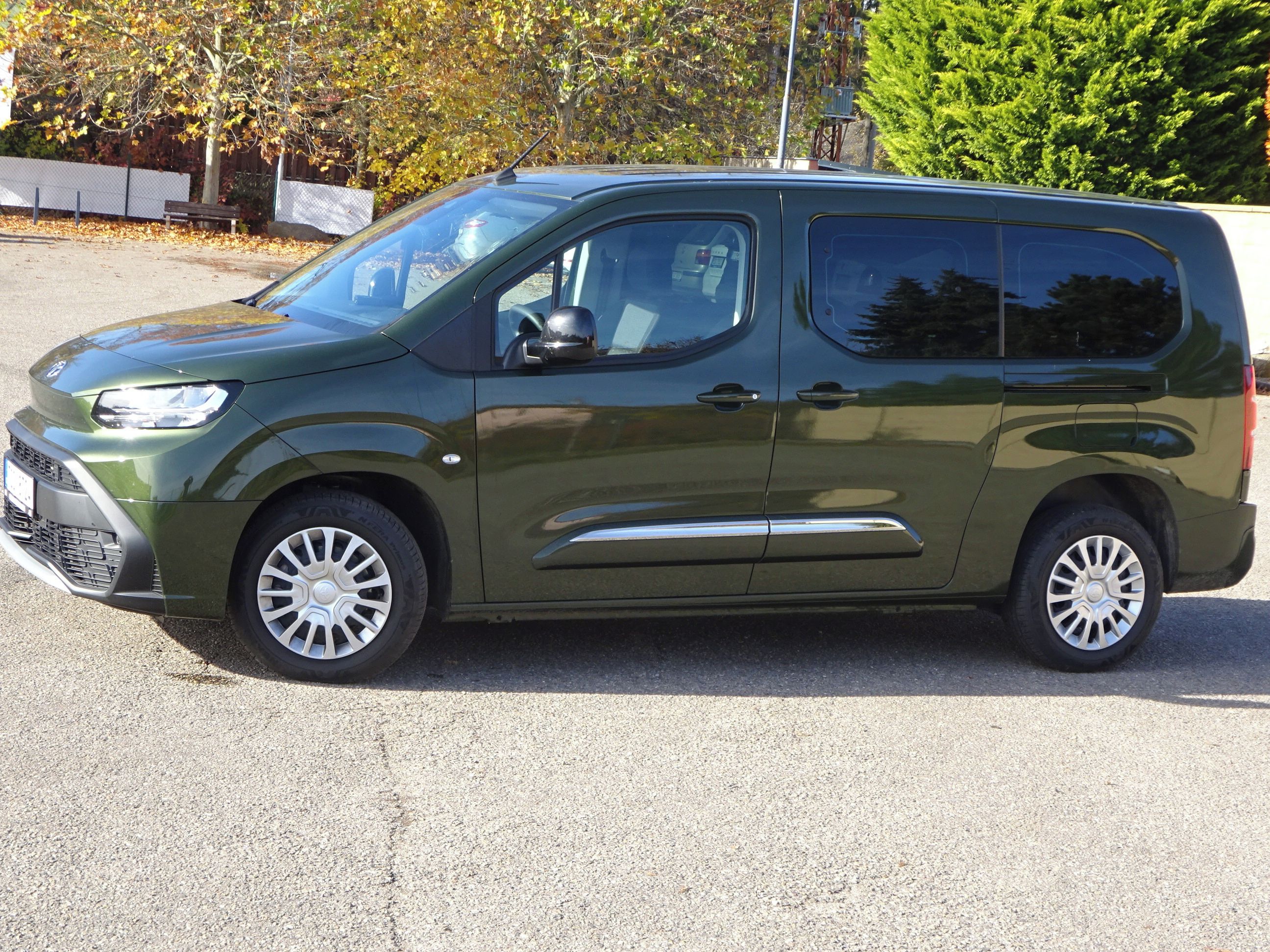 Toyota Proace City Verso, 1.5 D Long AUTOMAT 7.Míst - fotka 3