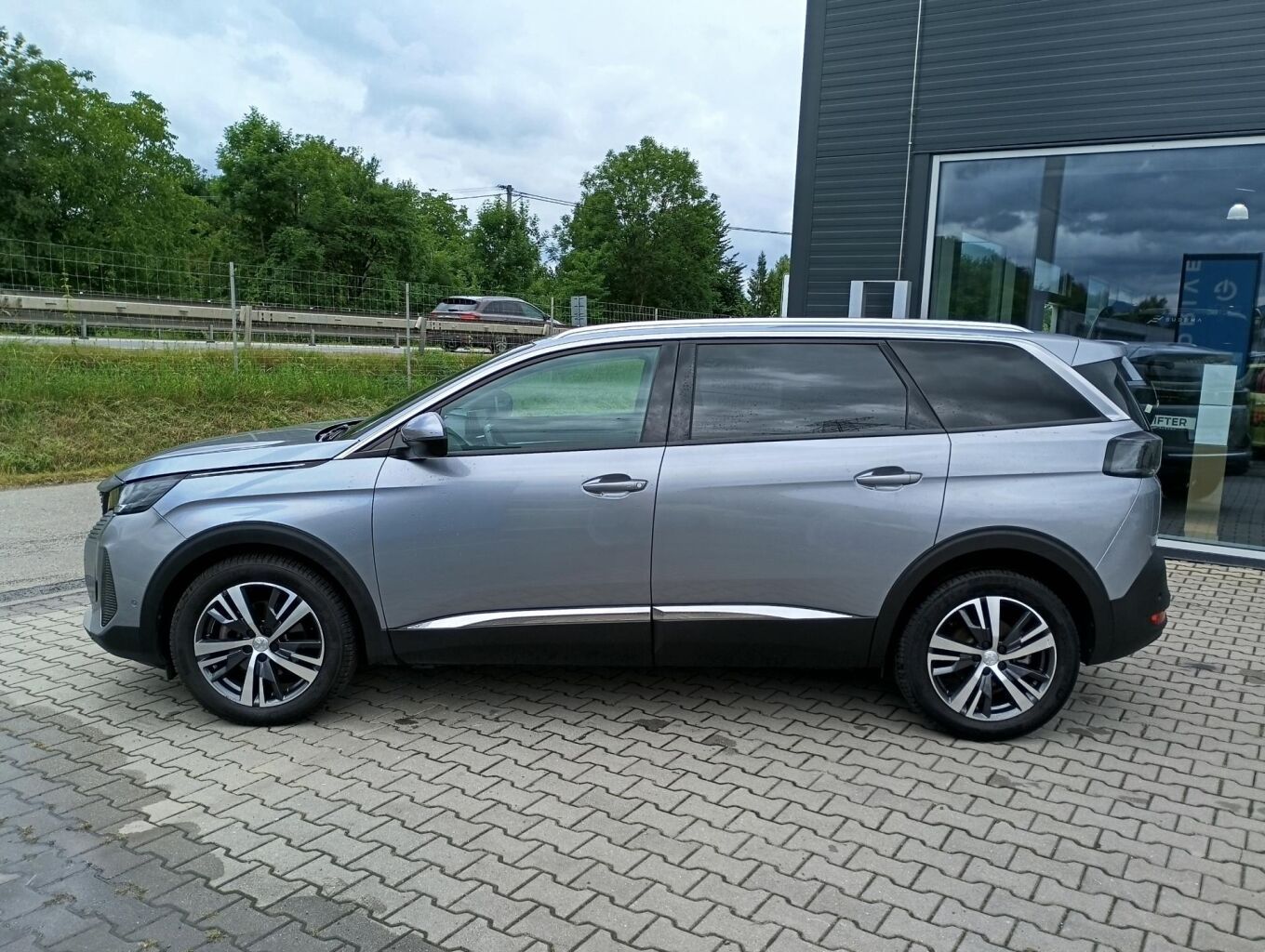 Peugeot 5008, ALLURE PACK PureTech 130 EAT8 - fotka 3
