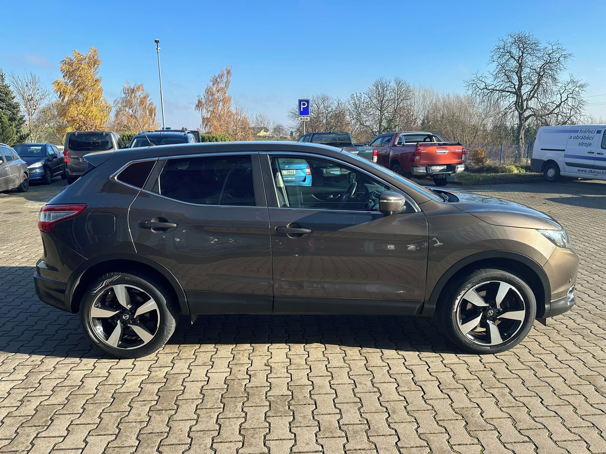 Nissan Qashqai, 1,2 DIG-T Executive 85kW - fotka 6