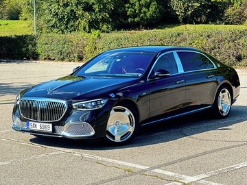 Maybach S 680 6.0 V12 450kW