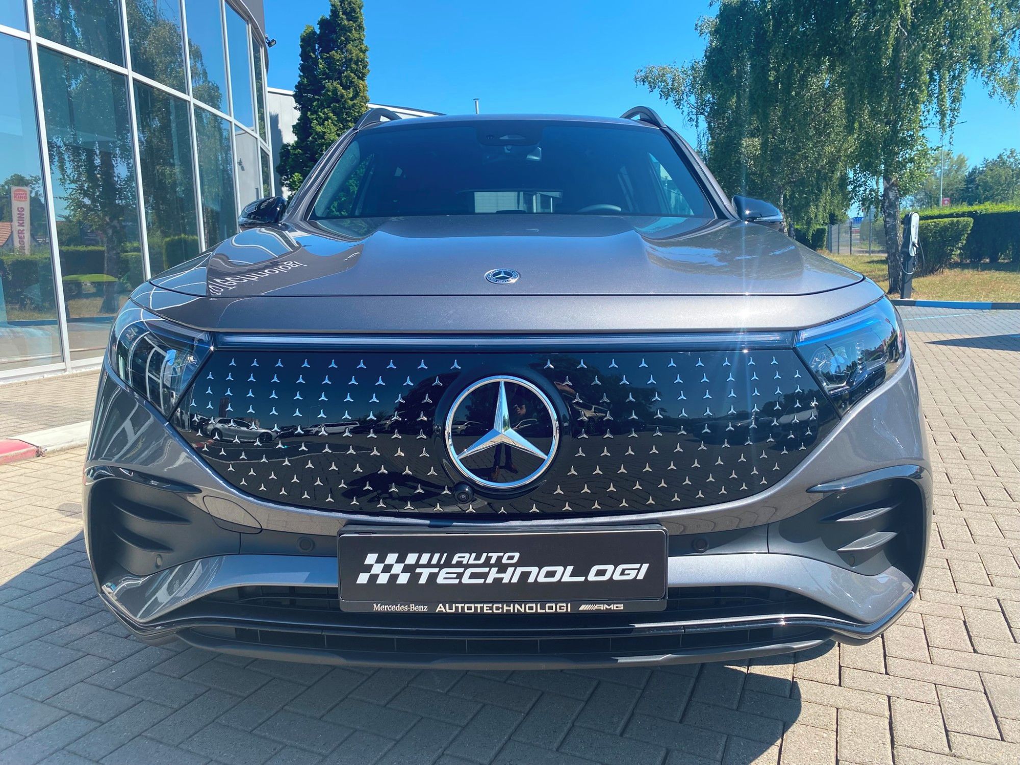 Mercedes-Benz EQB, 300 4MATIC - fotka 4