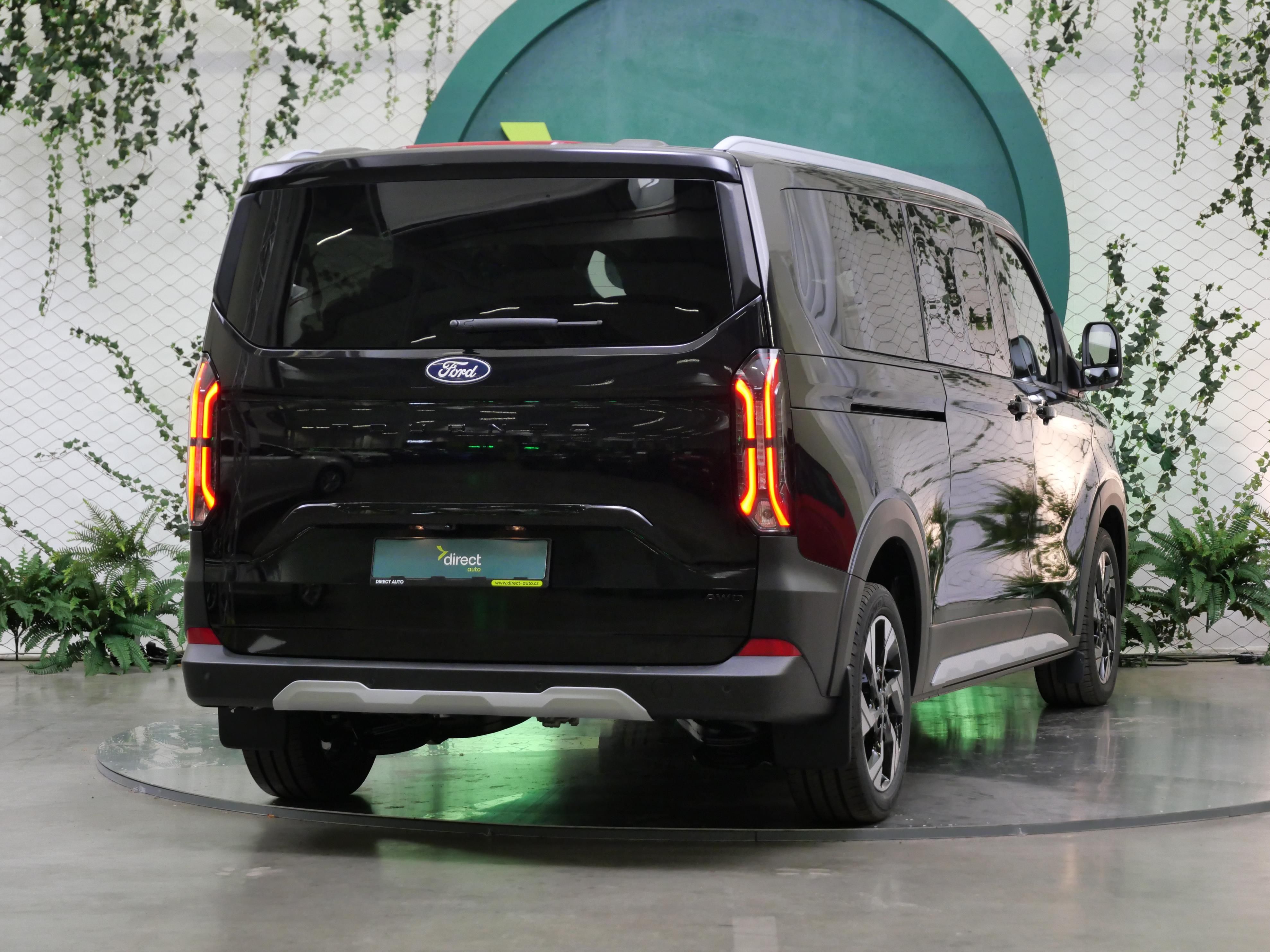 Ford Tourneo Custom, 2.0 EcoBlue 125 kW AWD L2 - fotka 2