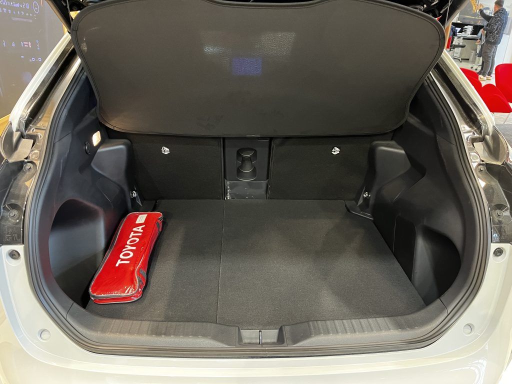 Toyota Yaris Cross, 1.5 Hybrid 130k GR Sport Tech - fotka 4